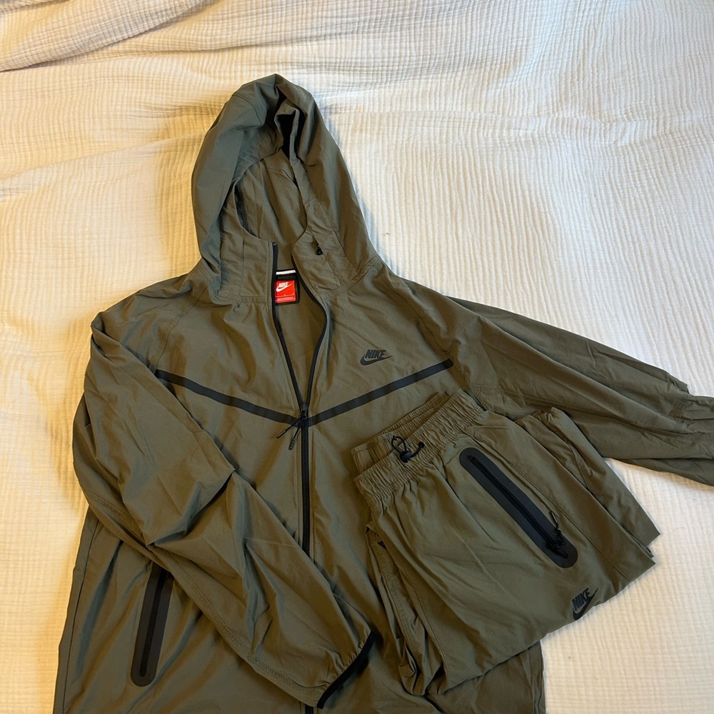 Nike Olive Hooded Windbreaker Jacket and Pants with Black Accents